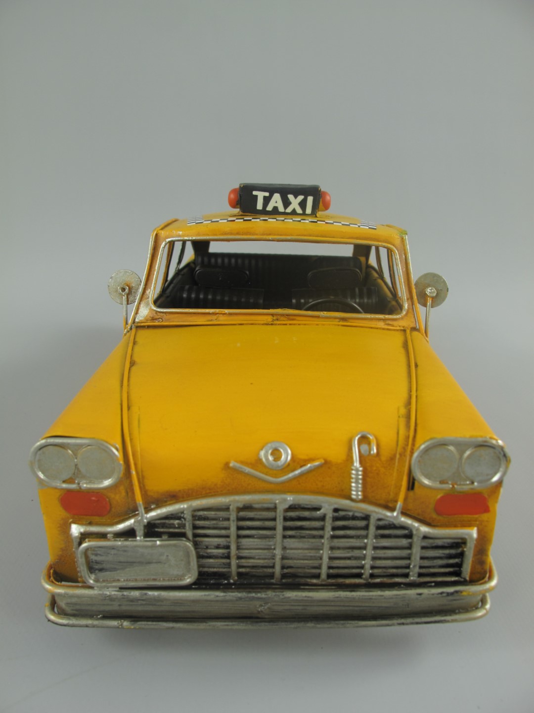 Antikes Blechauto Gelbes New Yorker Taxi Modell als Sammlerstück 4