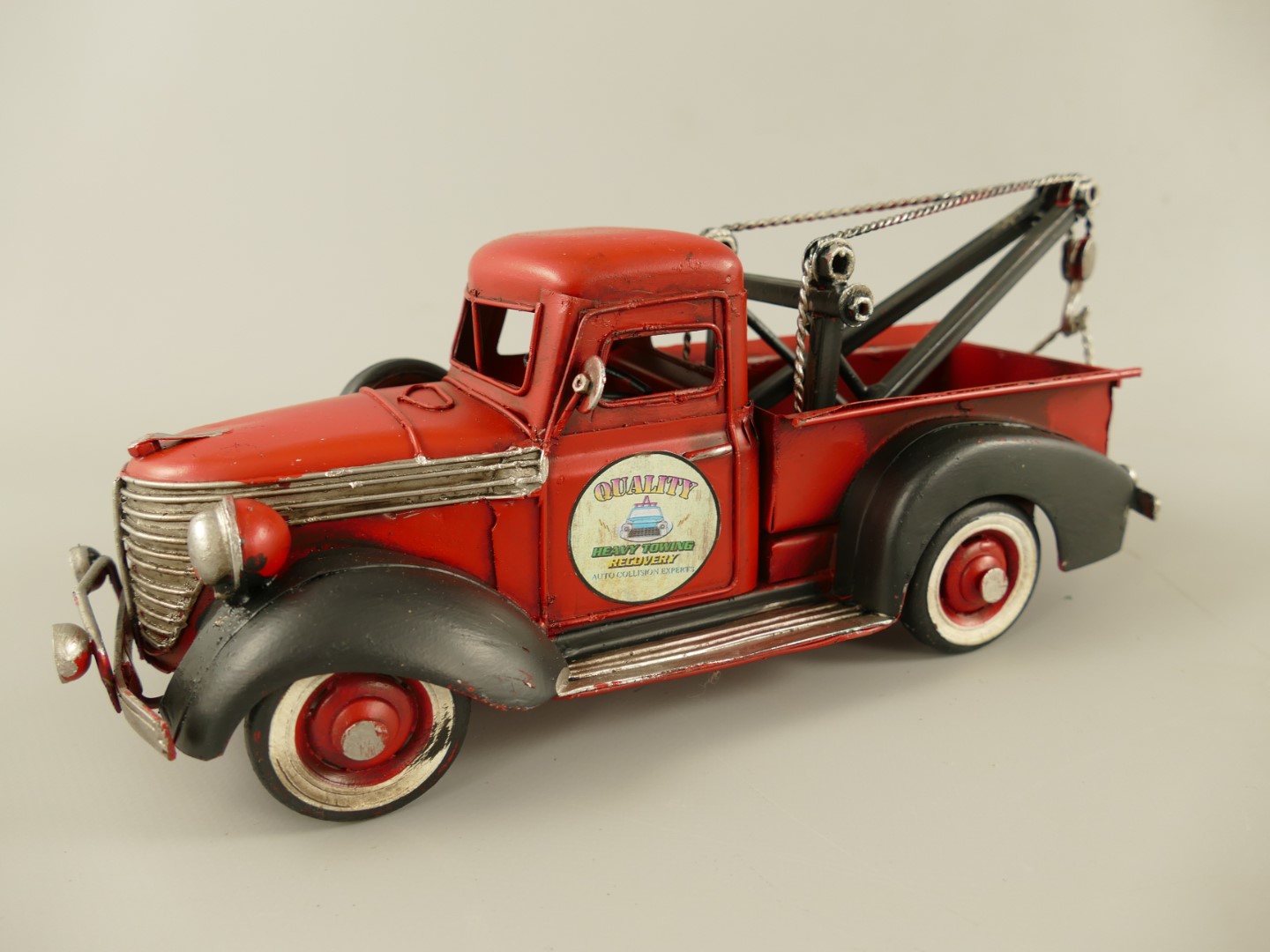 Antiker Roter BlechAbschleppwagen Modell Nostalgisches Sammlerstück 2