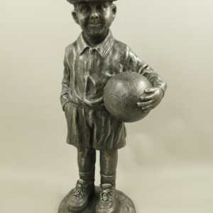Kinderfigur Skulptur Junge mit Ball Statue aus Kunststein