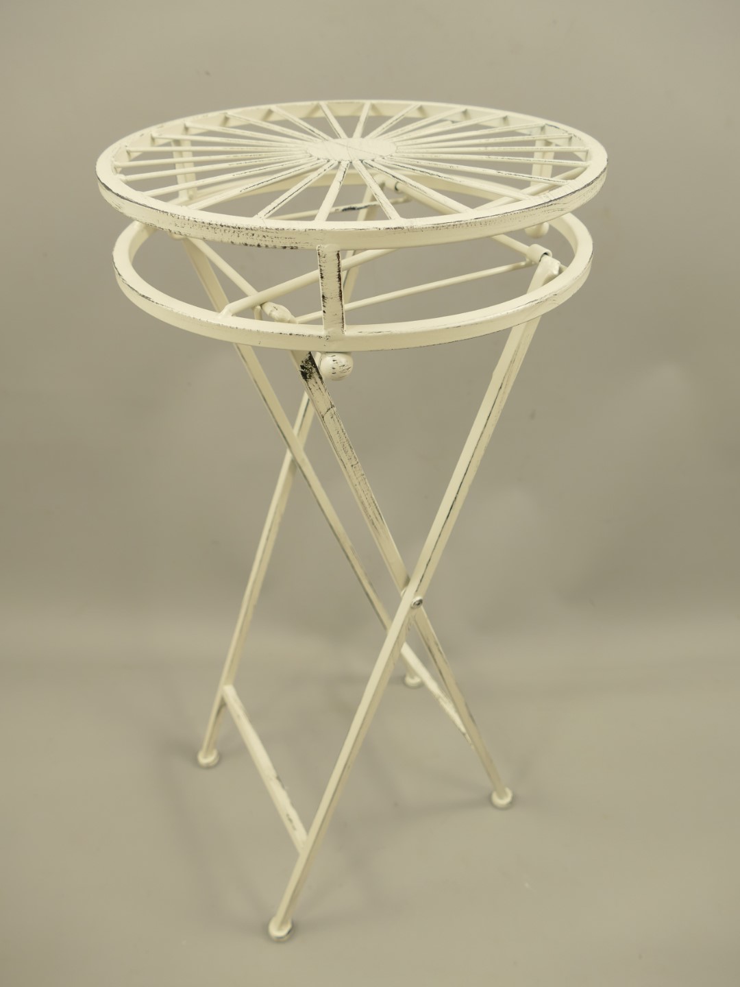 Rustikaler MetallBeistelltisch Weißer Runder Blumentisch im ShabbyChicStil 3