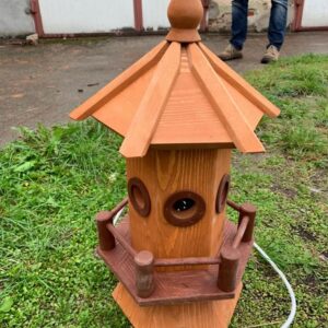 Leuchtturm mit Solar aus Holz in Braun klein